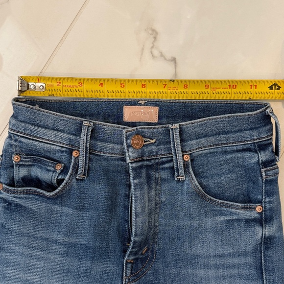 MOTHER jeans The Weekender Fray size 23 - Picture 3 of 11